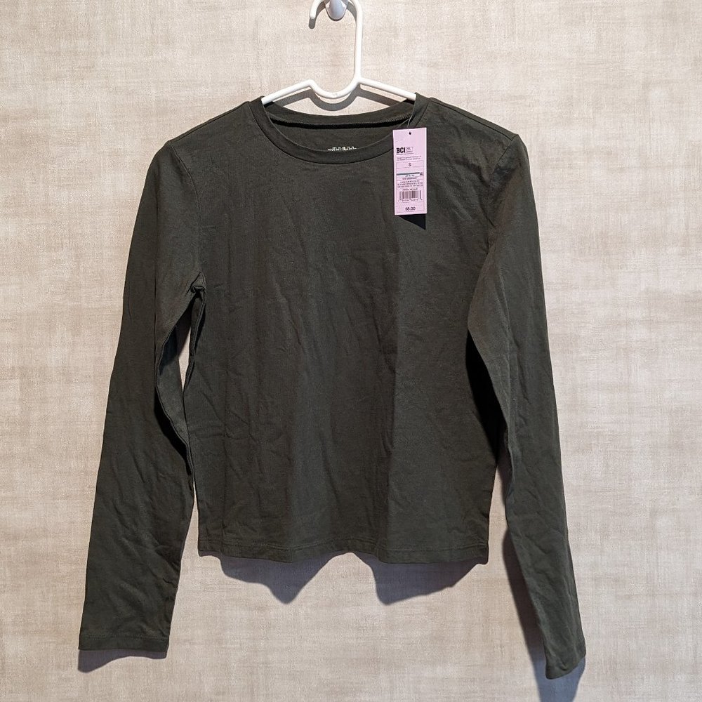 WILD FABLE LONG SLEEVE OLIVE GREEN TEE